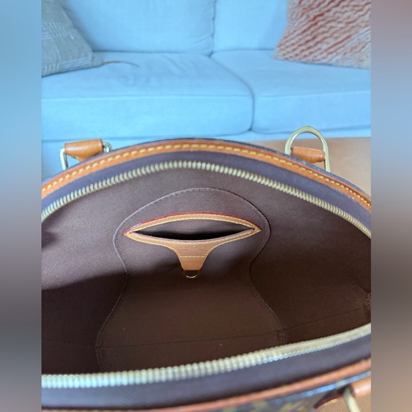 Louis Vuitton Ellipse MM Designer Handbag - Picture 3 of 5